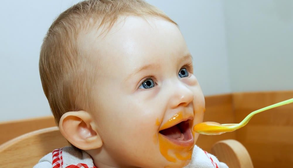 Babys erleben den Übergang zur festen Nahrung sehr unterschiedlich.