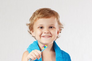 Zahnpasta für Kinder enthält Fluorid